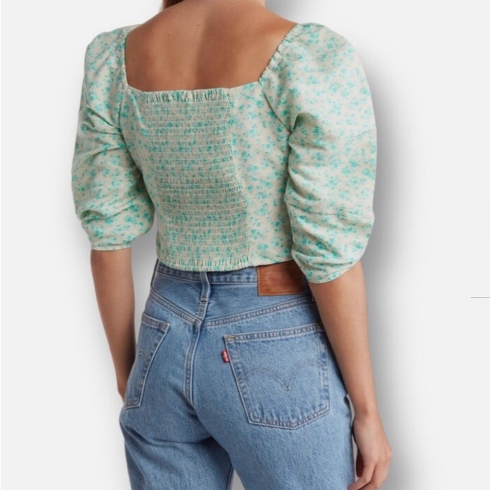 Levi’s Floral Puff Sleeve Crop Top